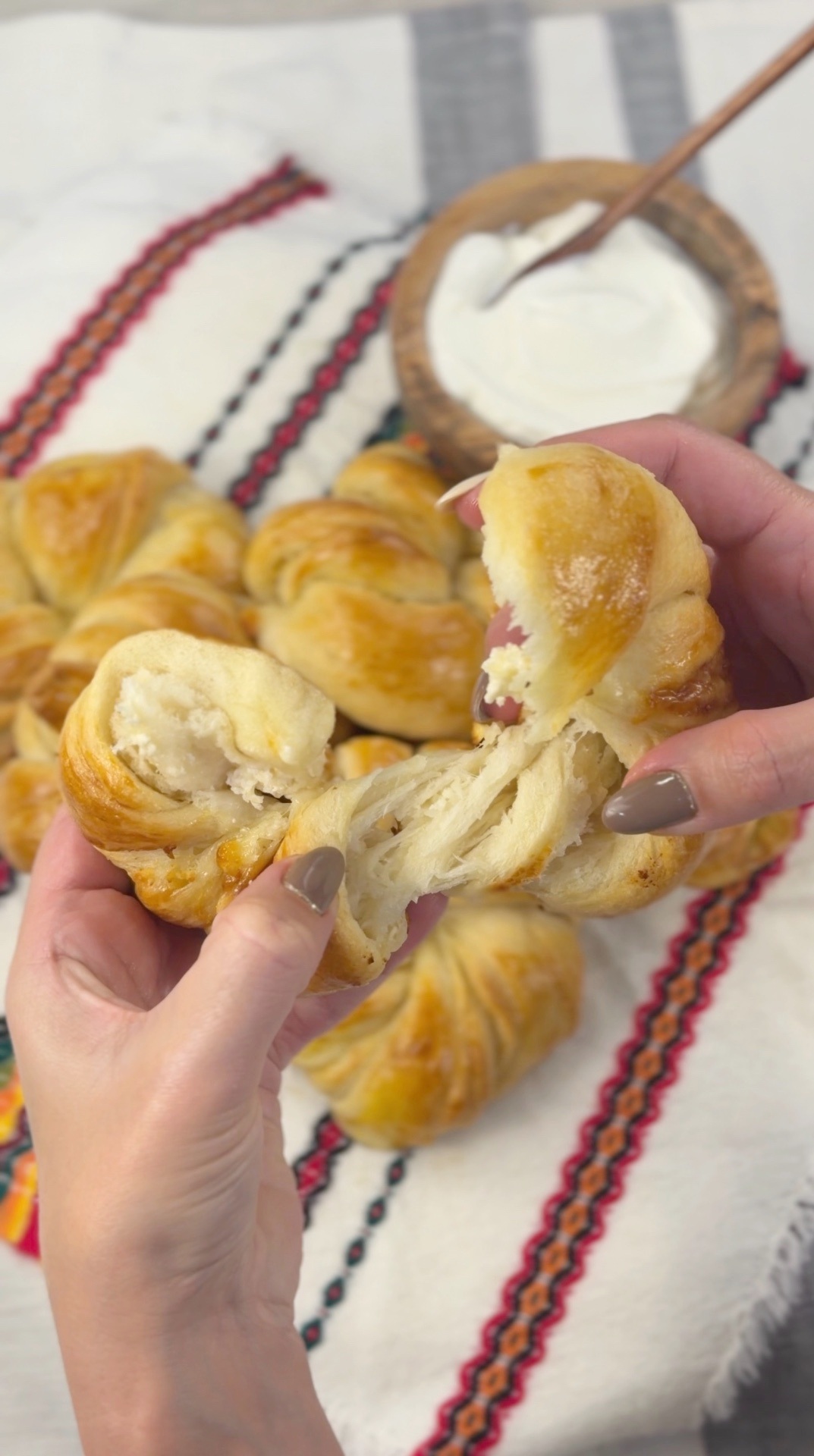 Bulgarian Cheese Flower Buns — 14