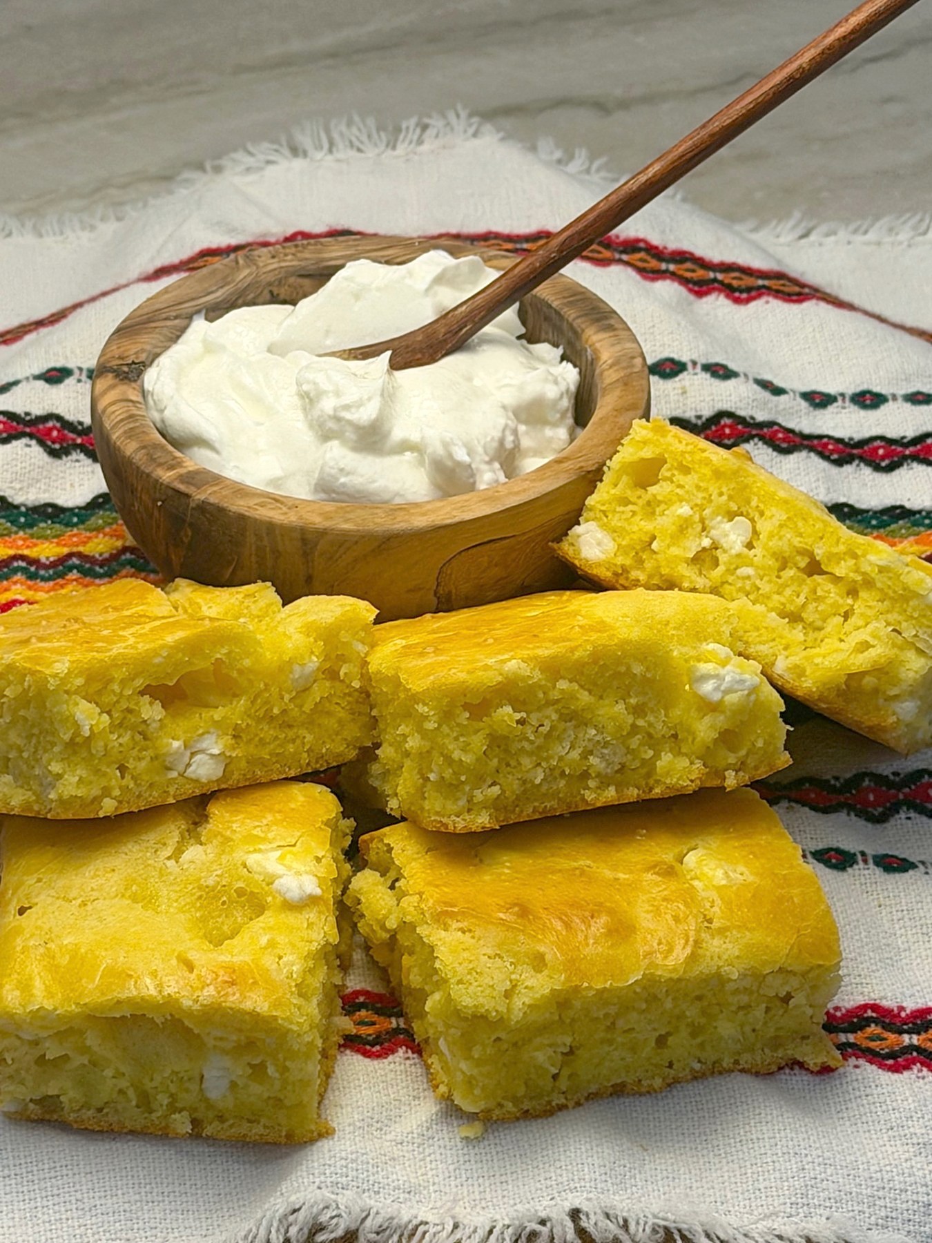Lazy Tutmanik (Easy Bulgarian Cheese Bread)