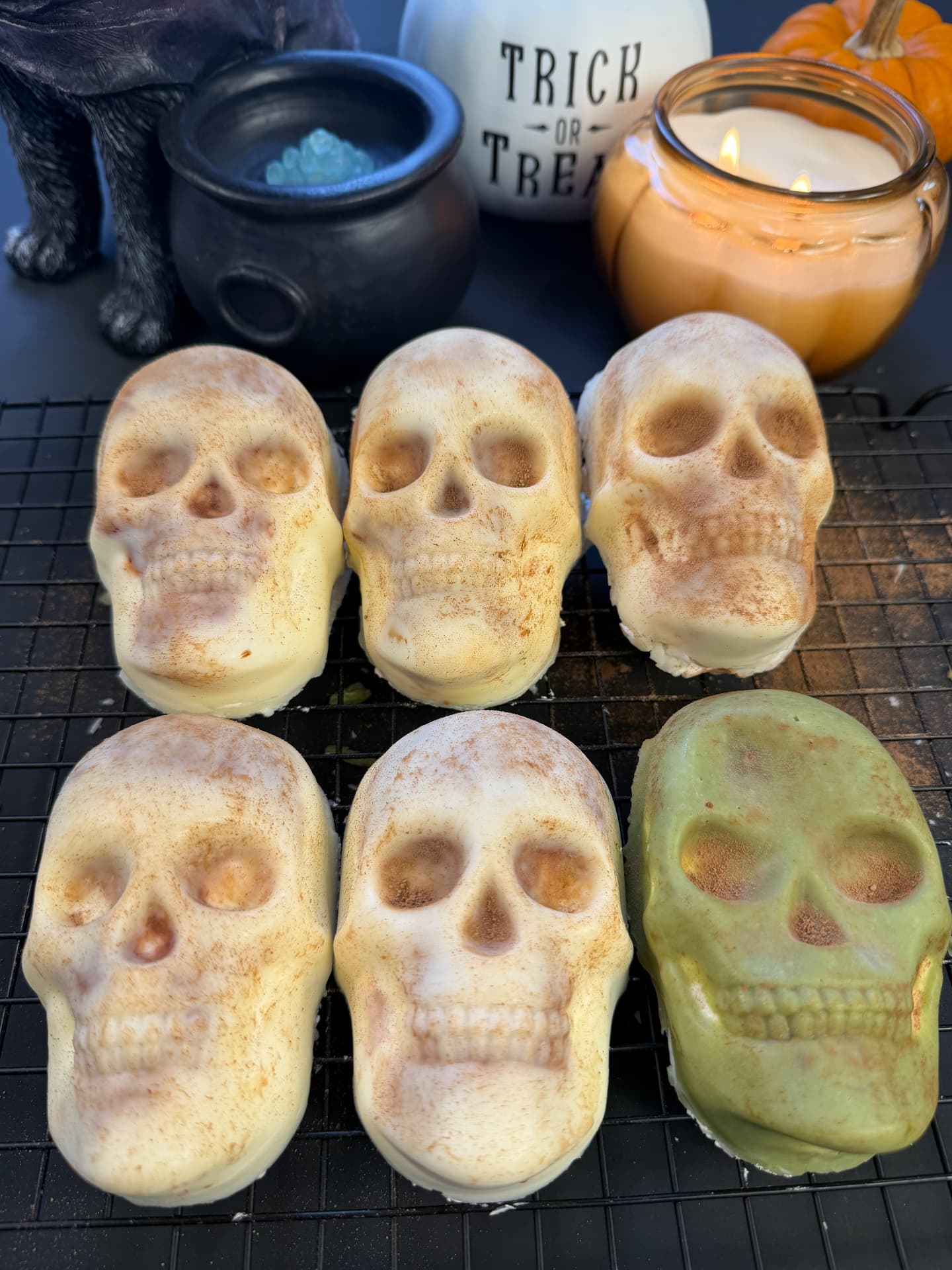 No-Bake Halloween Skull Treats