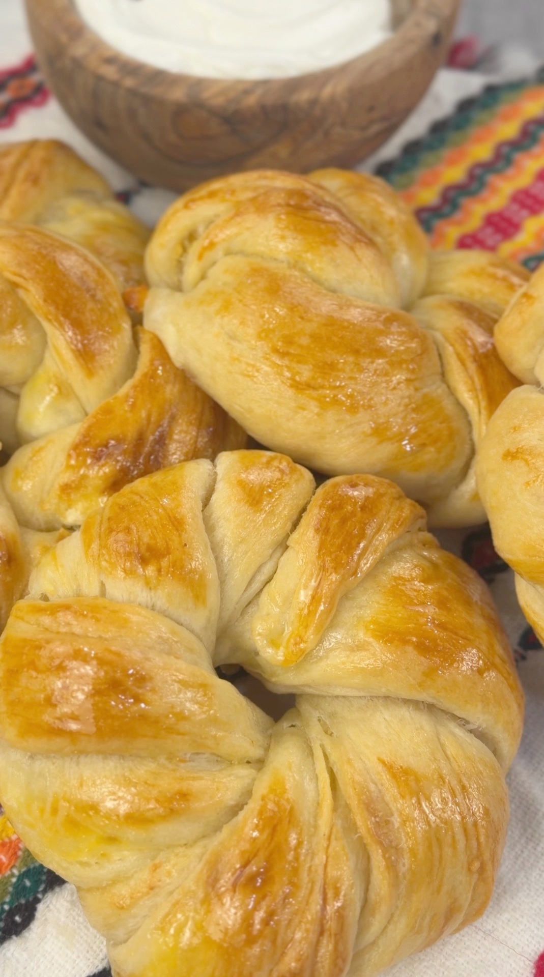 Bulgarian Cheese Flower Buns — 15