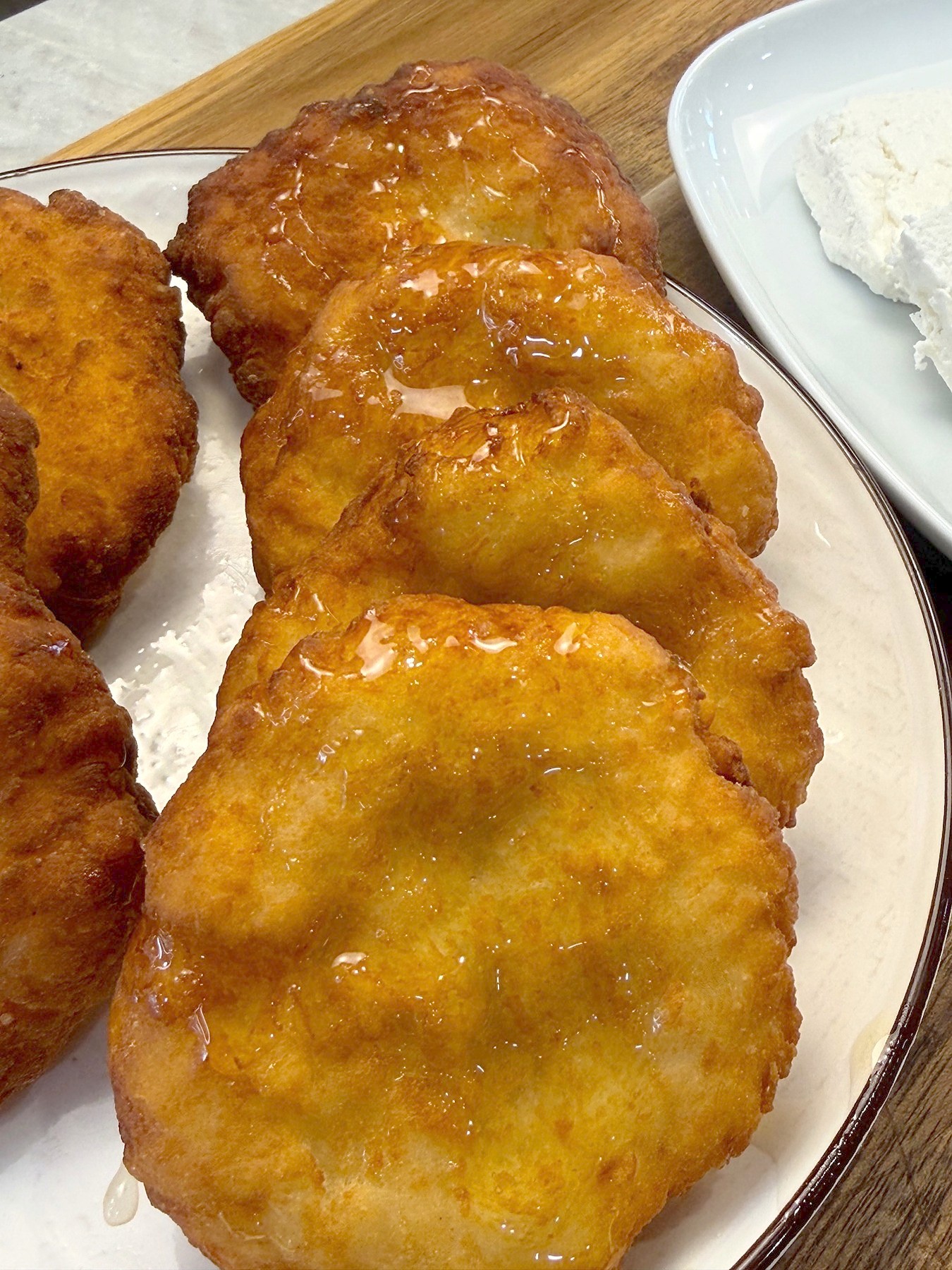 Bulgarian No-Yeast Mekitsi — 2