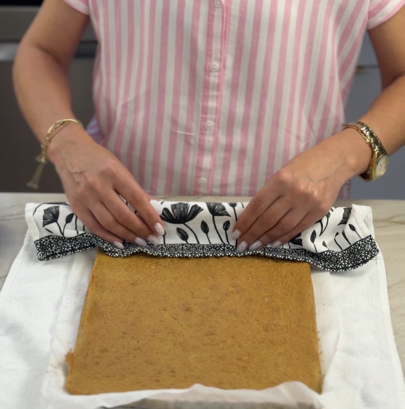 Famous Pumpkin Roll with Cream Cheese Filling — 4