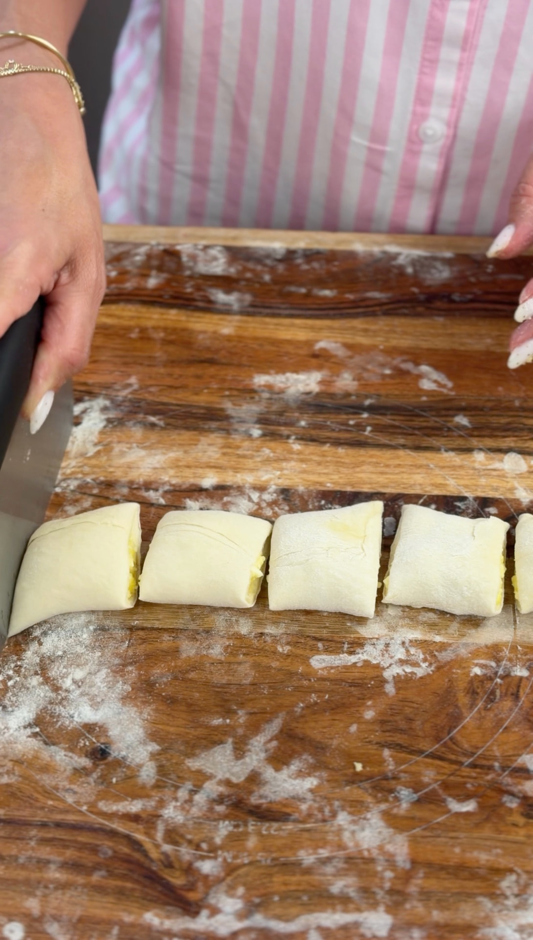 Cutting the filled log into short pieces