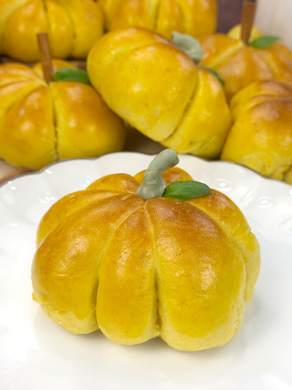 Pumpkin-Shaped Pumpkin Buns — 2